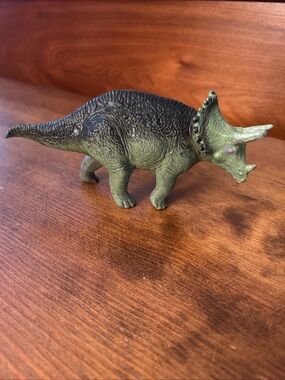 Safari LTD Vintage 1988 Carnegie Museum Green Triceratops